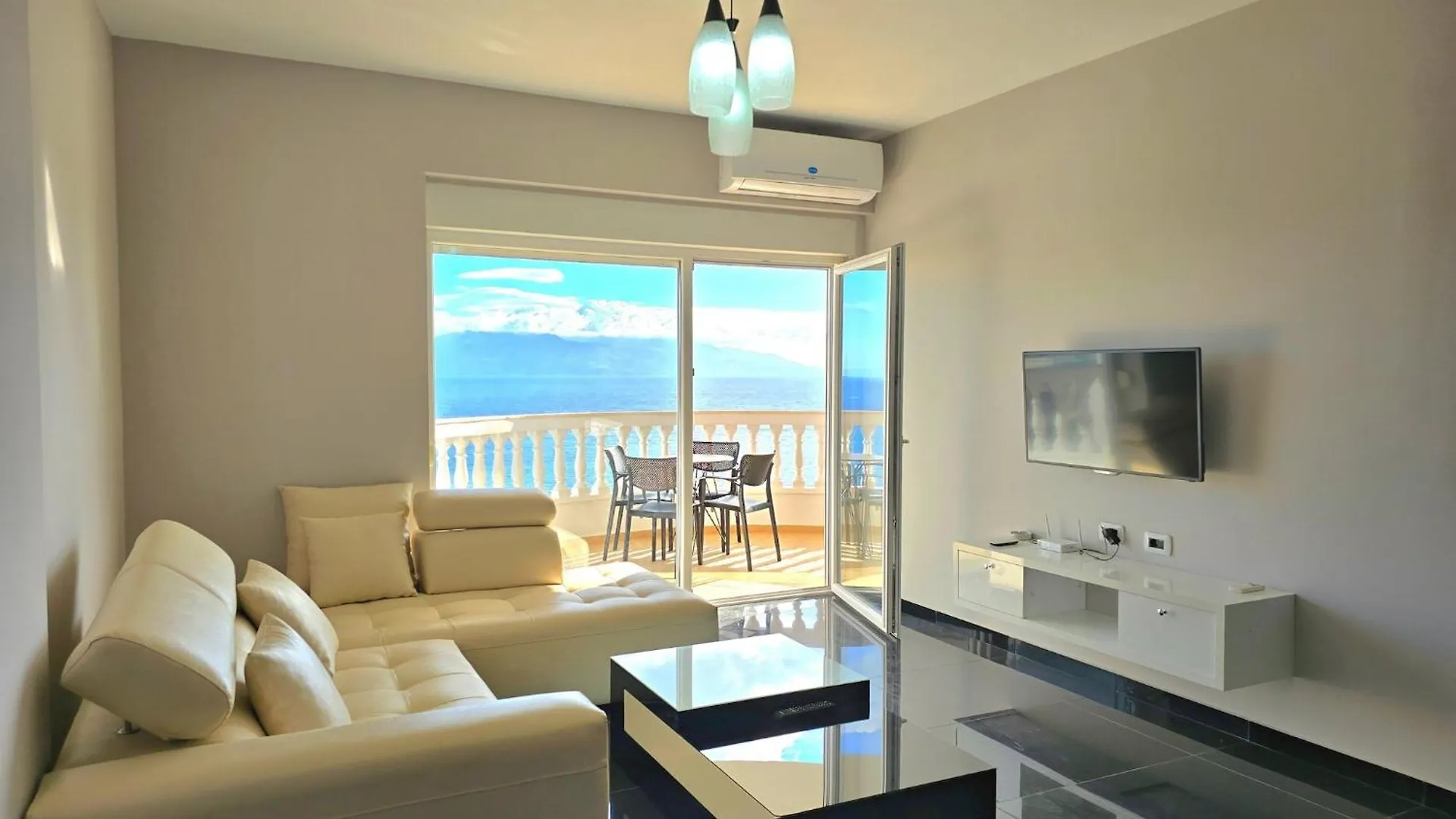 Apartment With Ionian Sea Views Sarandë
